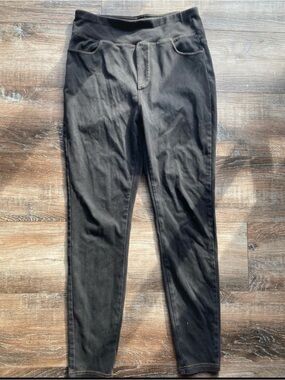 Black Women's Jeggings with Smooth Waistband